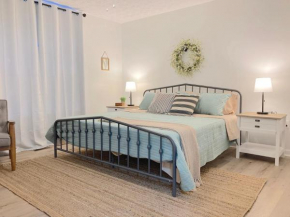 Cozy Newly Updated Townhouse with Two Separate Bedrooms and Bathrooms